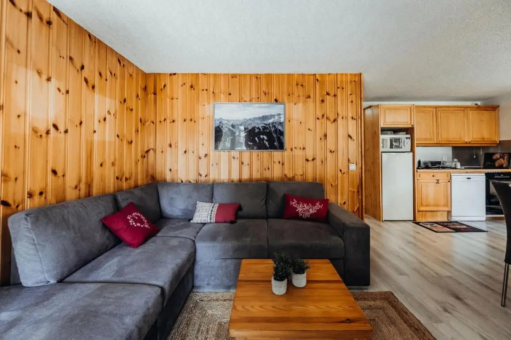 Charming apartment with balconies 5min from the Bettex gondola