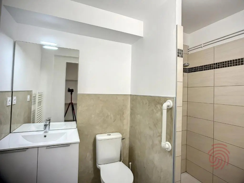 Appartement Lamalou-les-Bains, 1 pièce, 2 personnes - FR-1-451-56