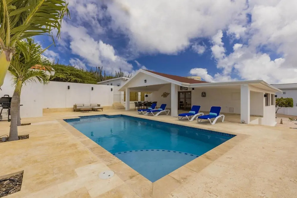Breathtaking Views 2br3ba Private Pool Large Space