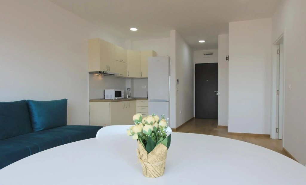 Lovely one bedroom apartment with parking space