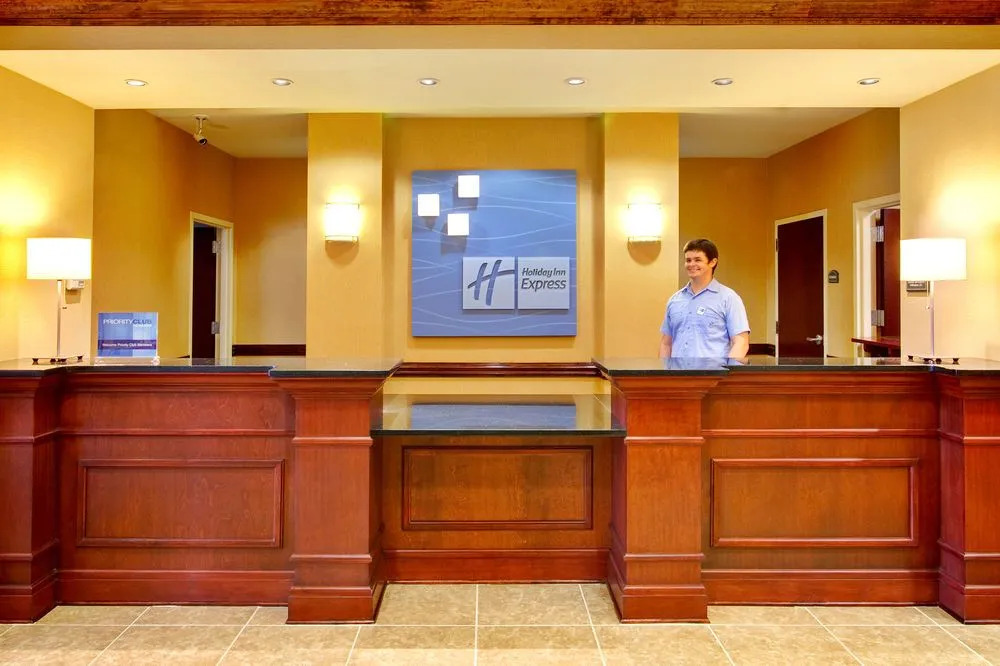 Holiday Inn Express Hotel & Suites Millington-Memphis Area