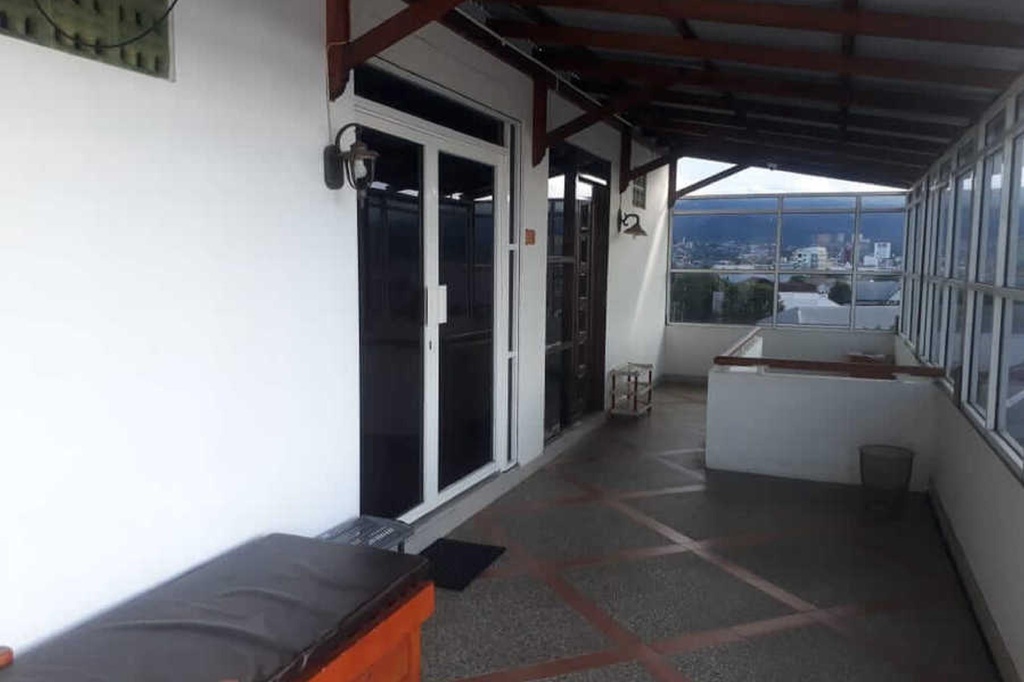 RedDoorz Brand MAN12045 RedDoorz near Megamall Manado
