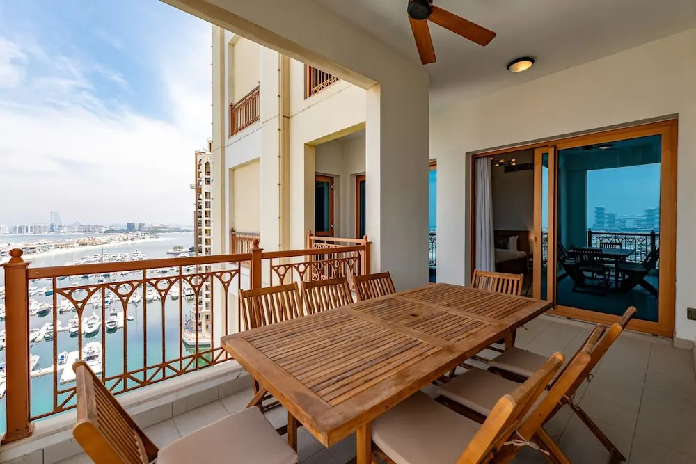 Modern 3BR Maid at the Palm w Pool and Gym