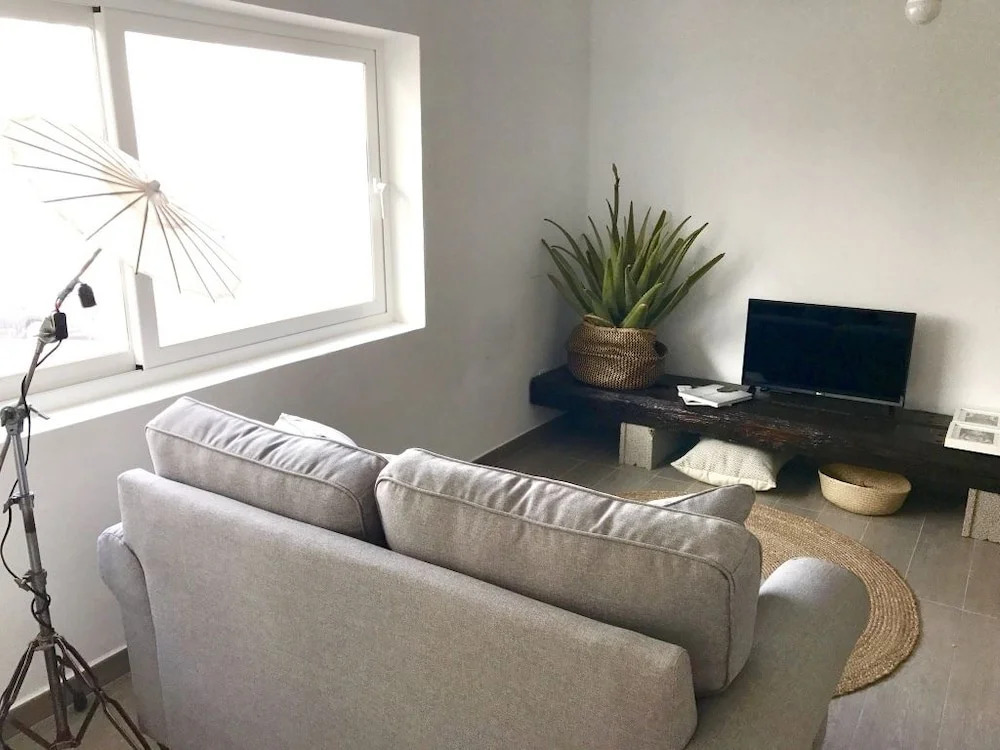 LSWhite Apartment