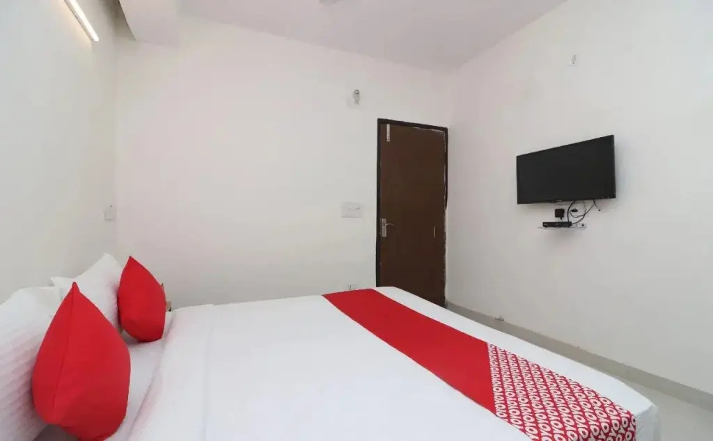 OYO Flagship 26685 Palam VIllage