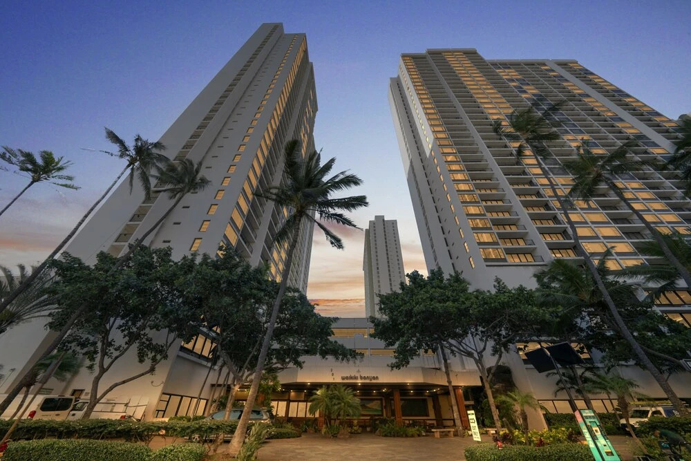 Beach Oasis with Ocean & City Views with FREE Parking!
