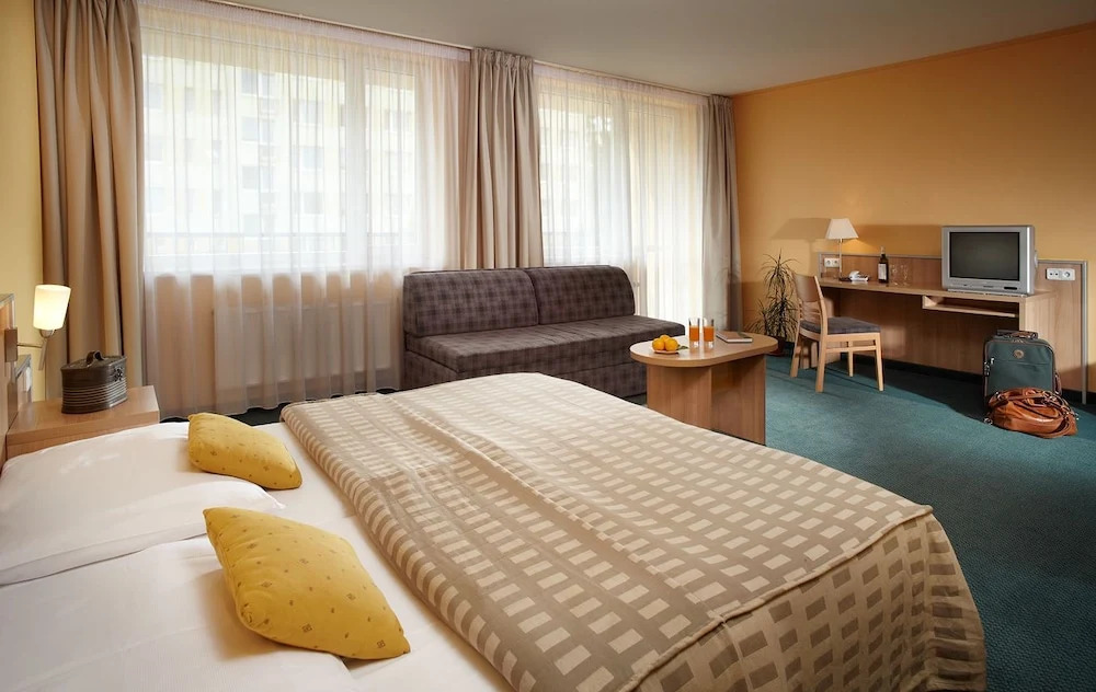 Hotel Fortuna West
