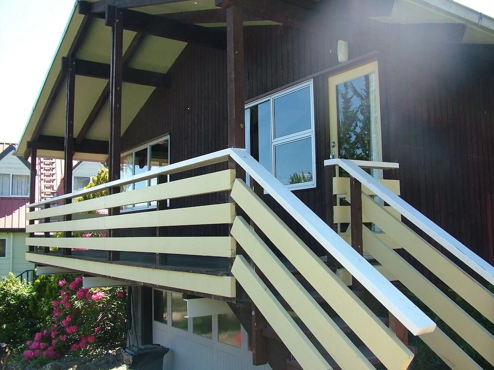 44 Chalet Crescent