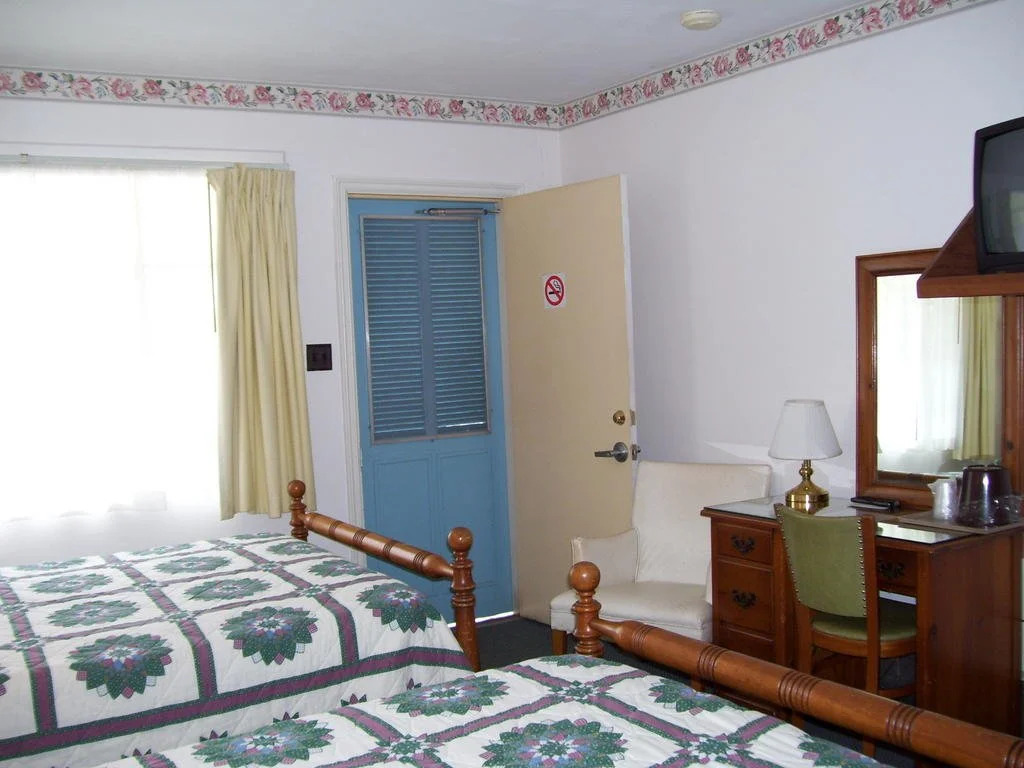 Parkway Inn