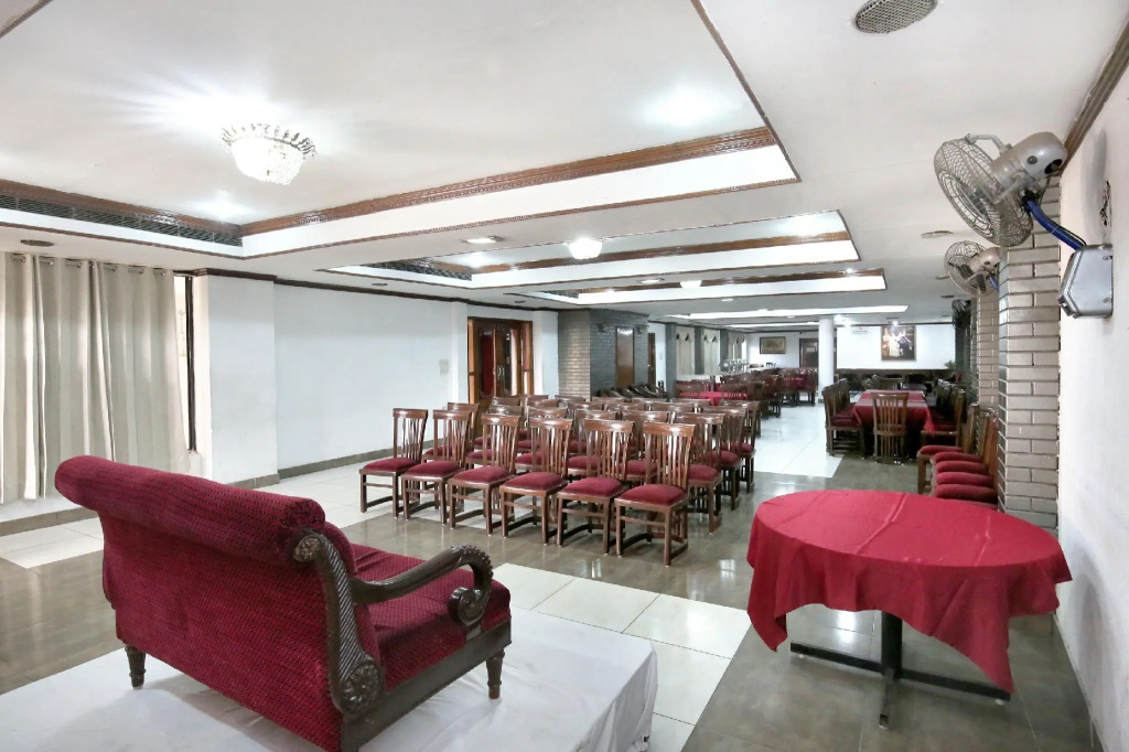 OYO 9985 Hotel Sekhon Grand
