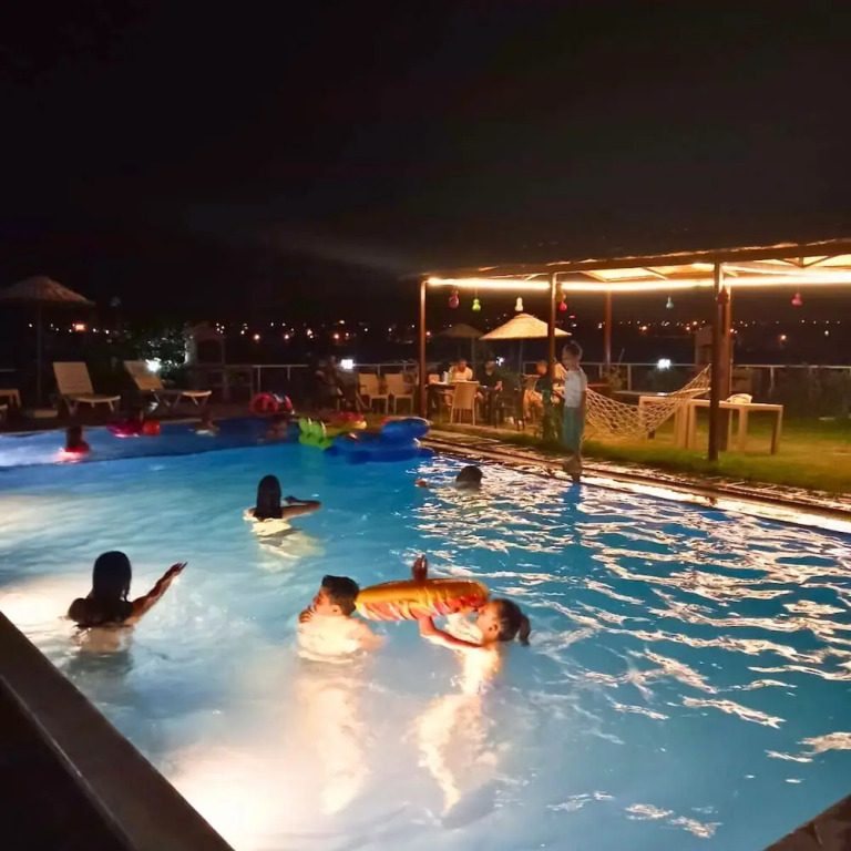 Bu Bungalow Hotel