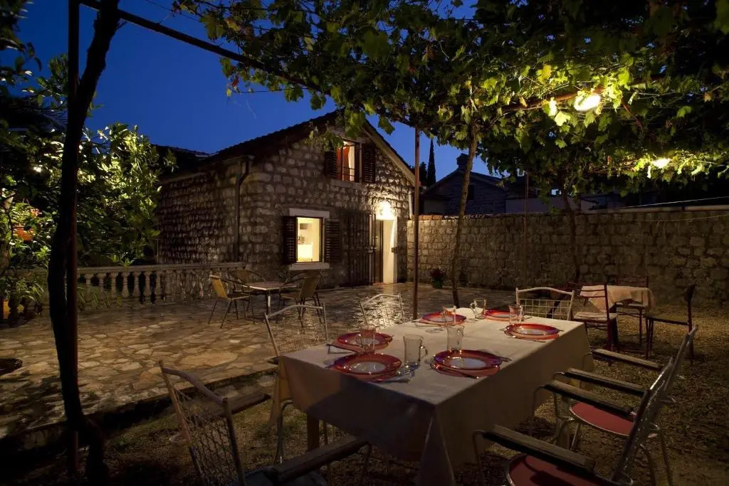 Muki's House- just 50m from the beach