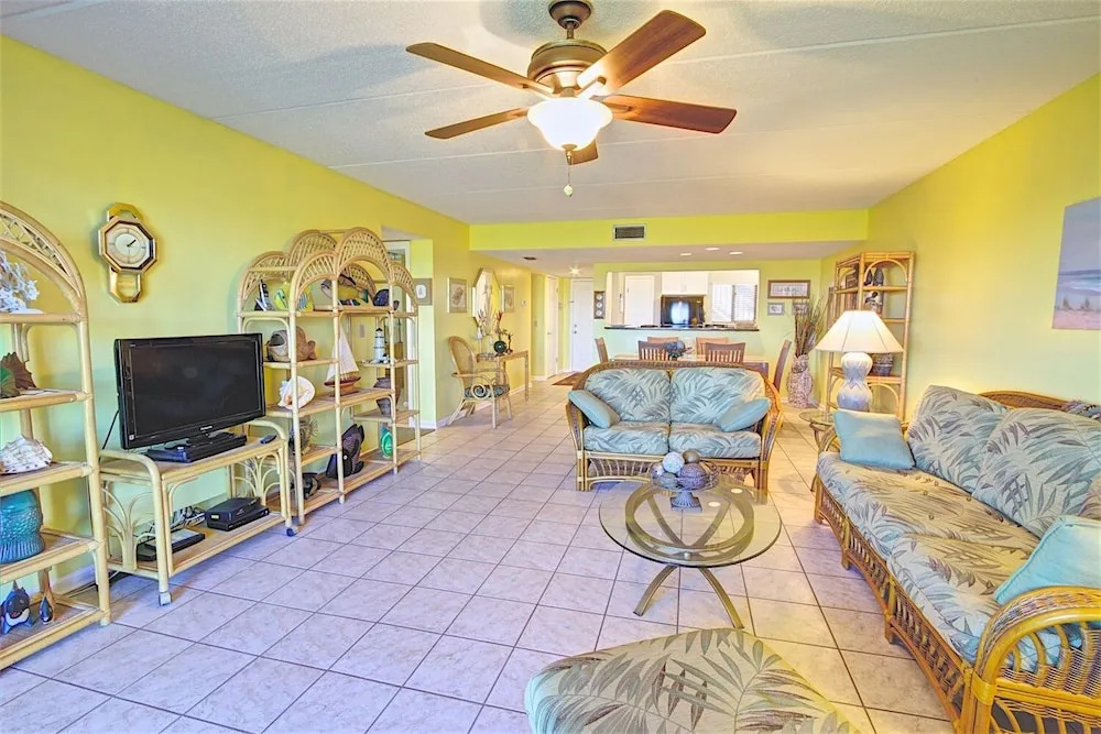 SEA Haven 118 [3/2] Free Activities! & Oceanfront Wifi Pool