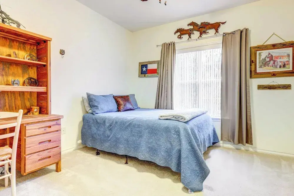 Canyon Lake Getaway w/ Fire Pit, Boat Ramp Nearby