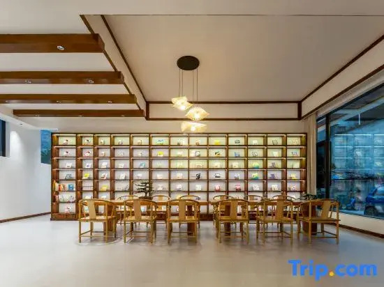 Qingcheng · Fange Private Hot Spring Vacation Apartment (Qingchengshan High-Speed Railway Station)