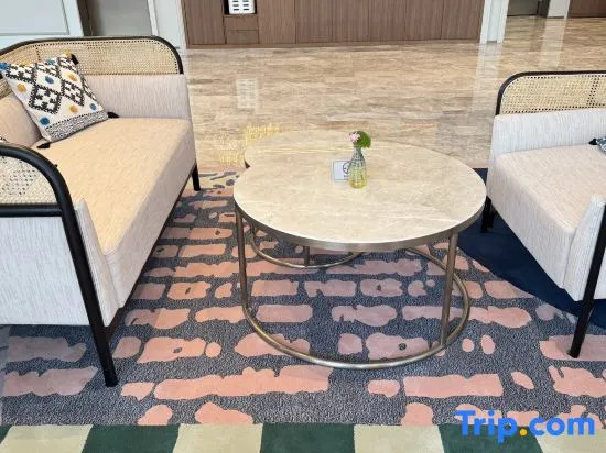 Mercure Hefei South Station Luogang Central Park Hotel