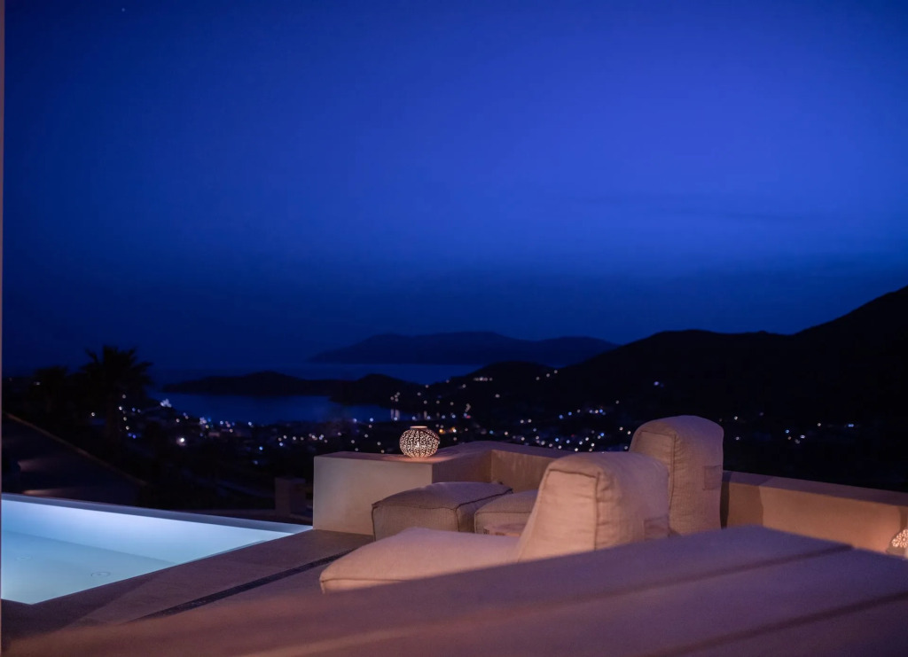 Youtopia Ios Luxury Villas & Suite