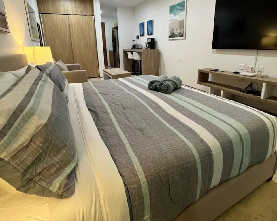 Luxury Sea view Studio on the 5th Av