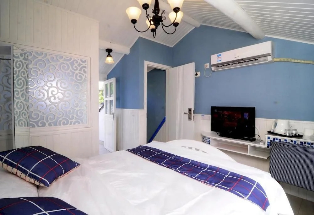 Moonlight Bay Inn