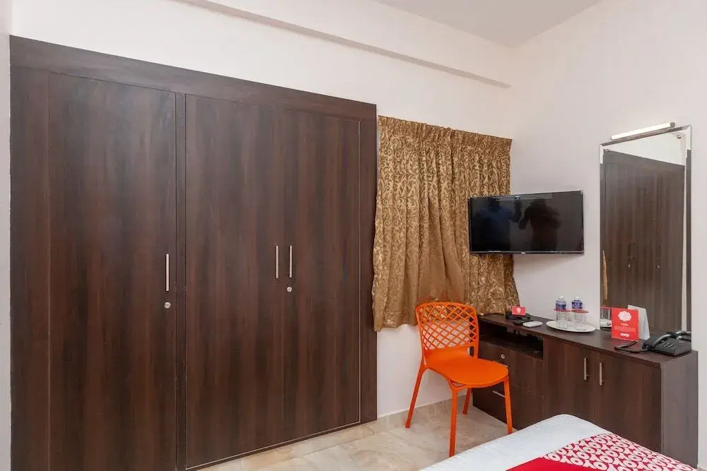 OYO 24641 Tulip Residence