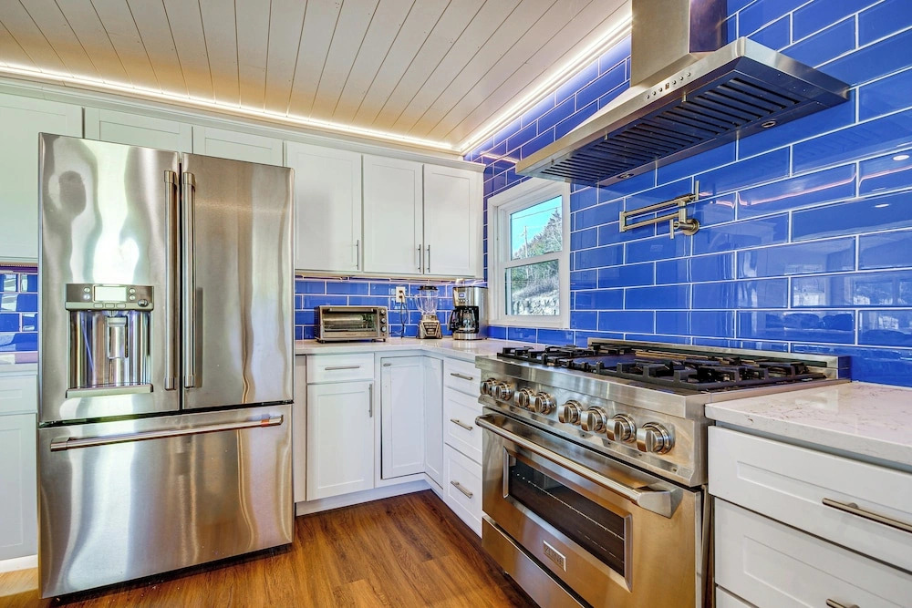 Private Dock & Bar: Pet-friendly Lake Ozark Home