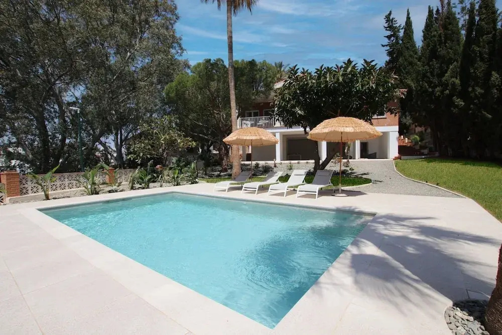 Tess Villa Olmos in M Laga