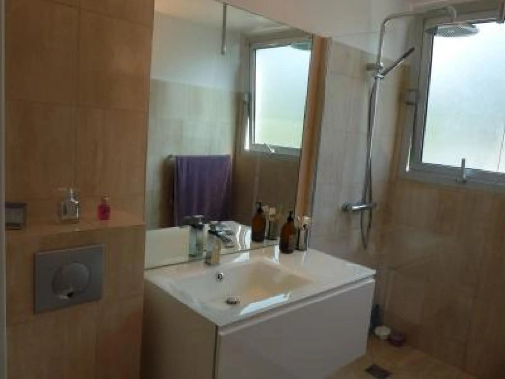 Two Bed Apartment in a Gated Residence With Gardens in Cannes With sea Views - 865