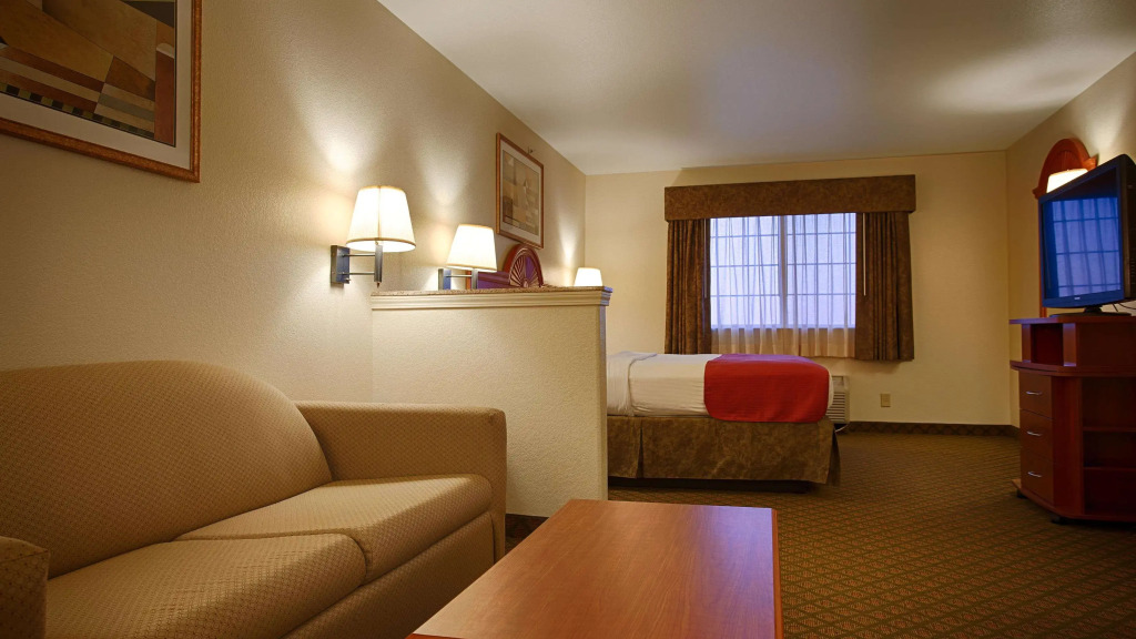 Best Western Inn & Suites - Henrietta