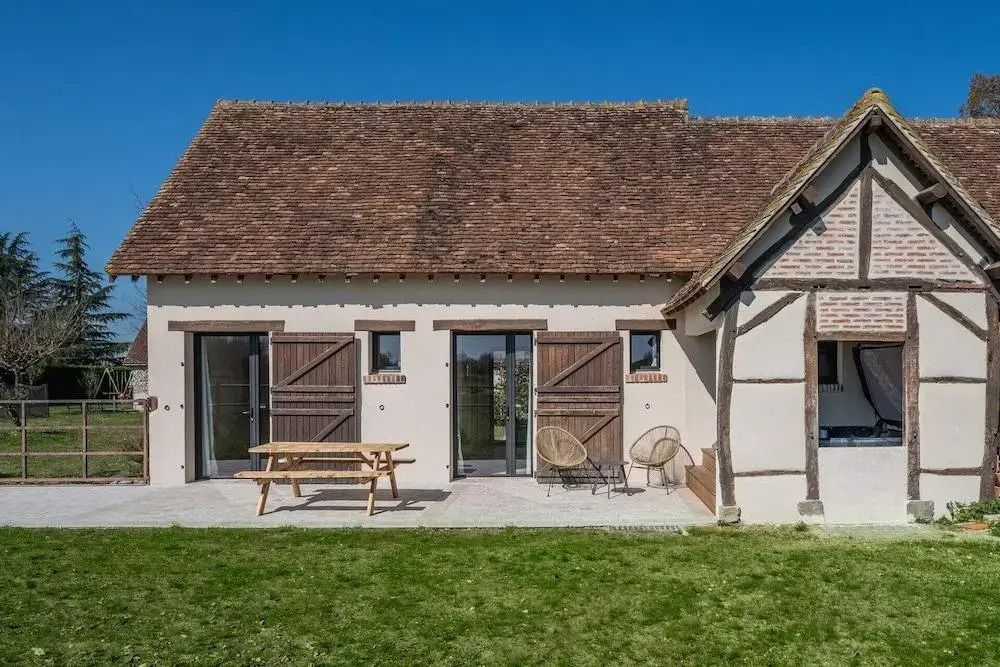 La Grange de Léonie Chambres dhôtes Piscine et Spa Calme et à 5min A71 A20 A85
