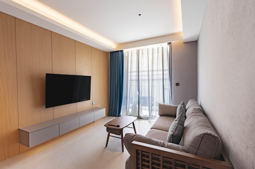 Beachfront 5122 Building C Modern 2BR Suite
