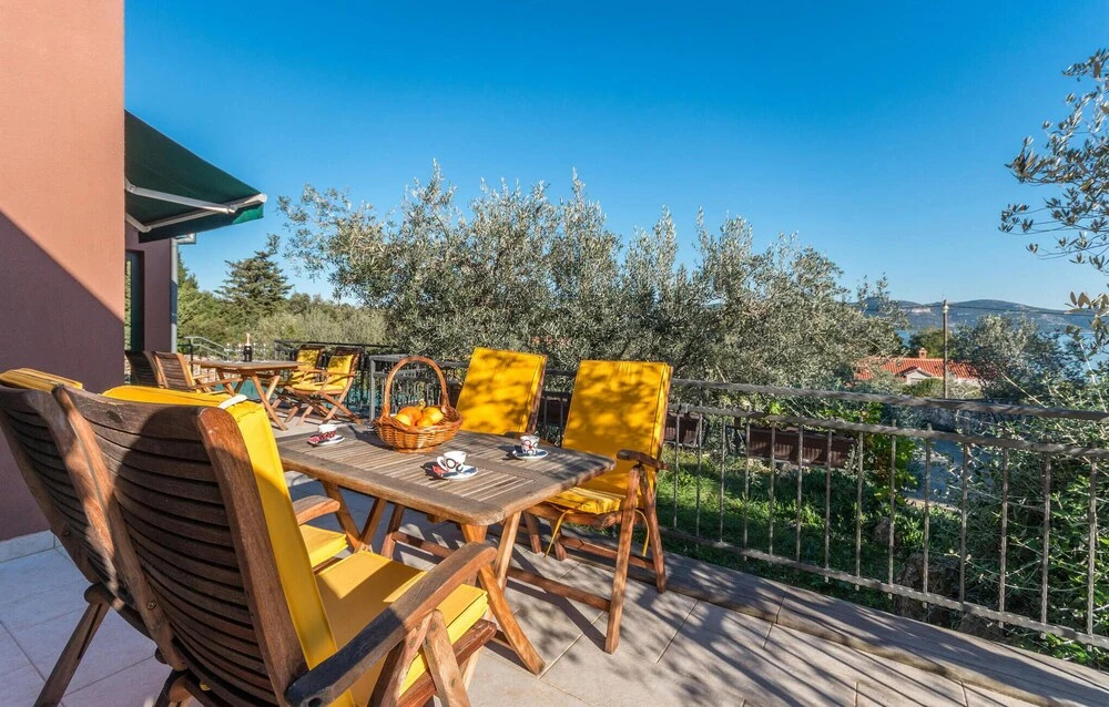 Beautiful Home in Veli Iz With 5 Bedrooms, Wifi and Outdoor Swimming Pool