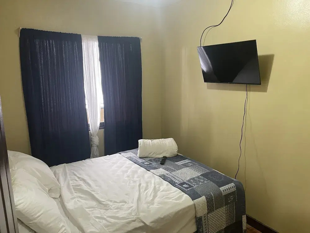 Luxurious Central Apt / 5 min from the Airport