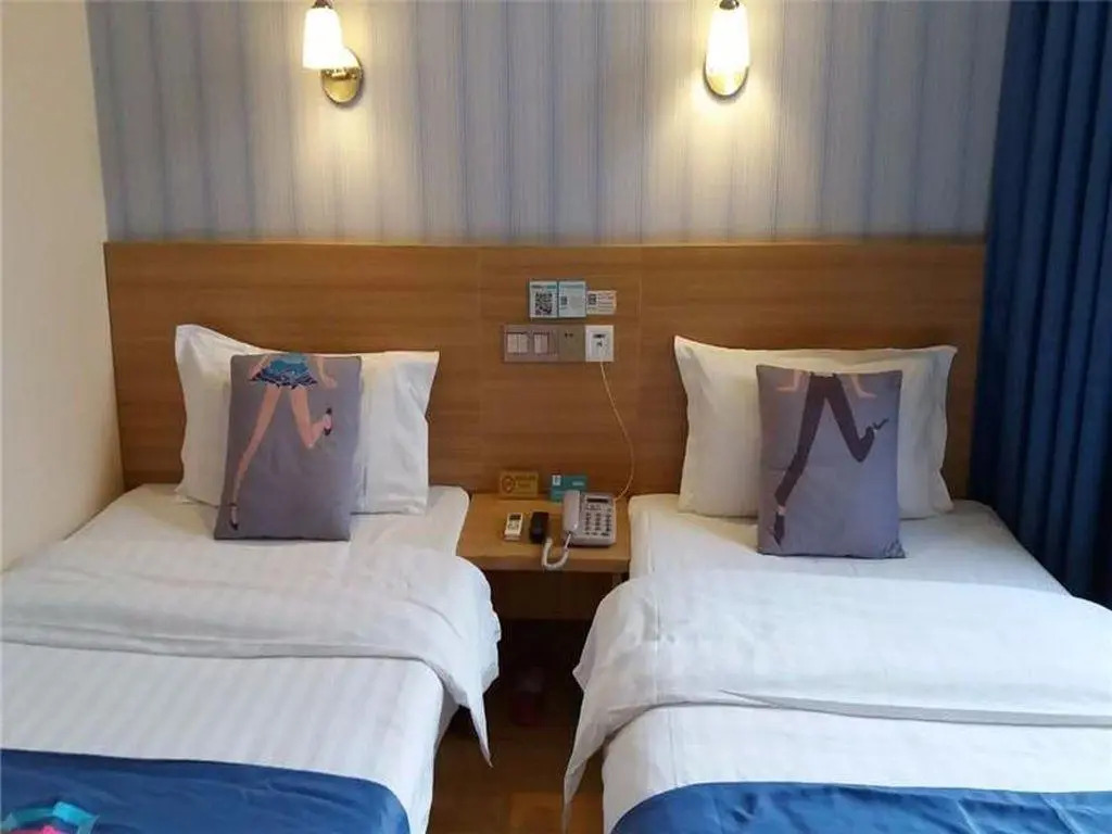 Pai Hotel Beijing Shijingshan Octagonal Amusement Park Subway Station