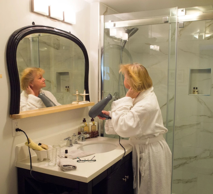 Farmhouse Inn B&B
