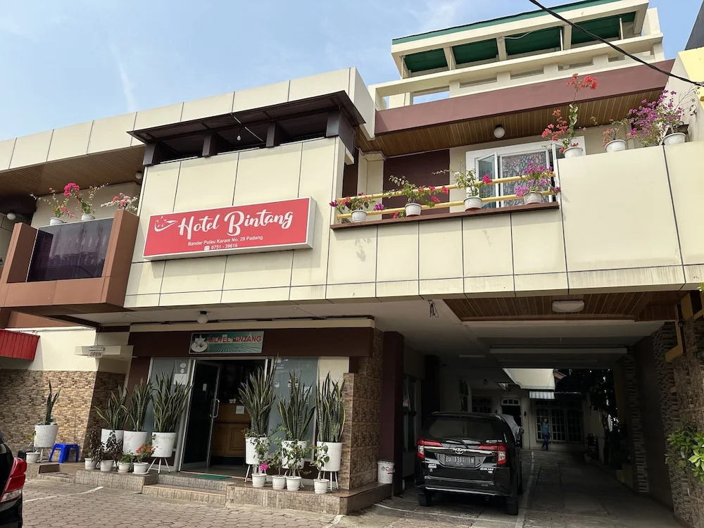Capital O 93291 Bintang Hotel