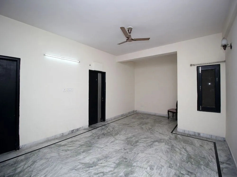 OYO 9069 Hotel WP 13