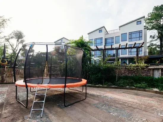 Mogan Mountain · Suzhou Style Garden Hostel