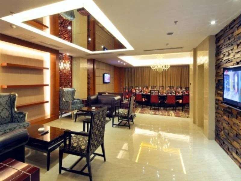 Serengeti Hotel