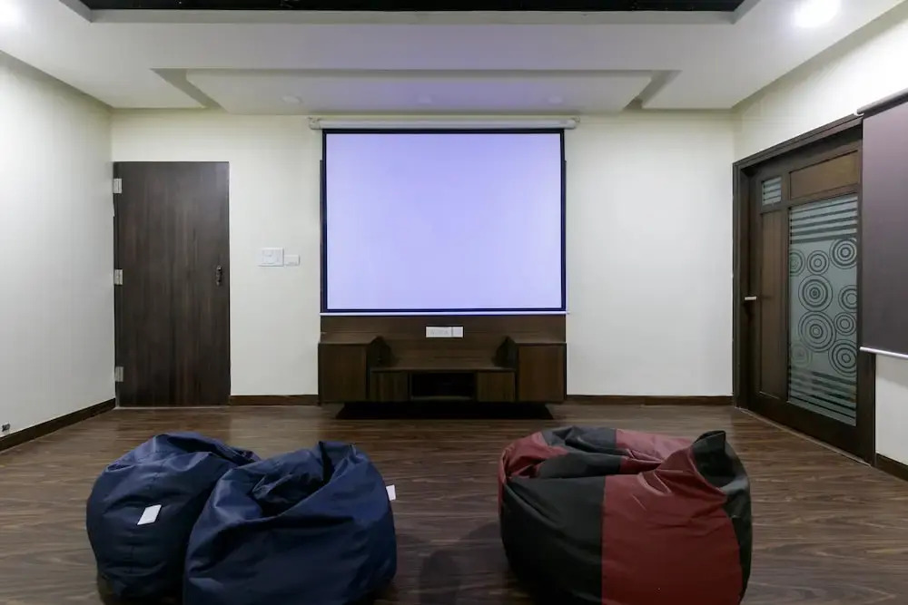 Bungalow by the station by Vista Rooms