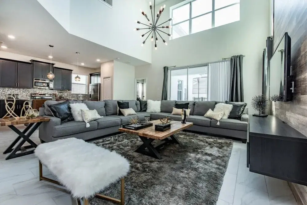 5 Bedroom 5 Bathroom in Storey Lake 4740shd
