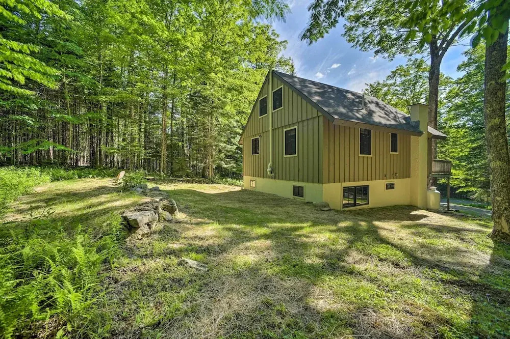 Sleek Cabin w/ Deck, 8 Miles to Mount Snow & Hikes