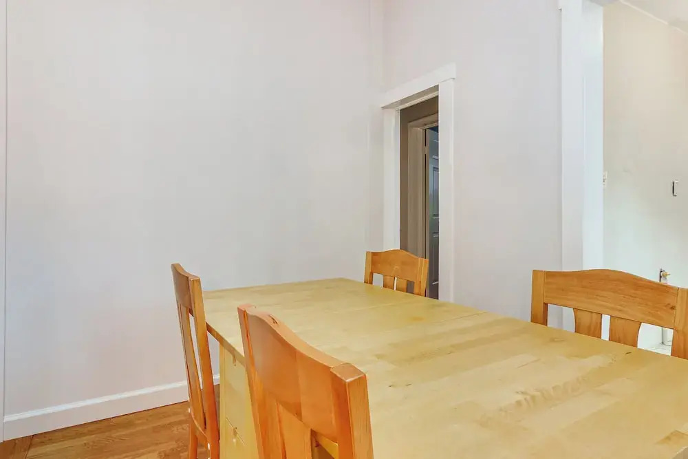 Walk Downtown: Takoma Park Escape w/ Large Yard!