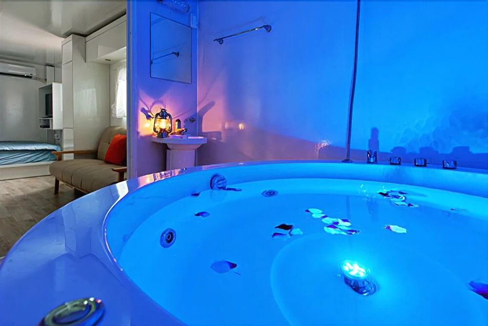Ganghwa Spa in Caravan