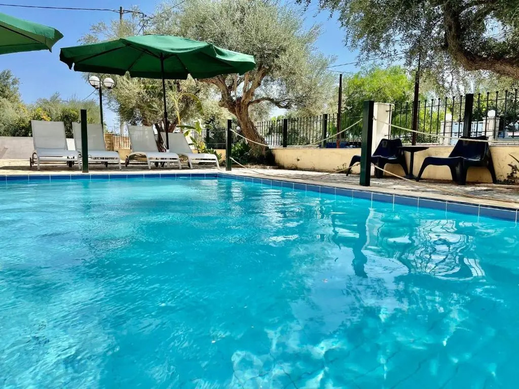 "new-olivaholidayhomes - Boho Studio +pool"