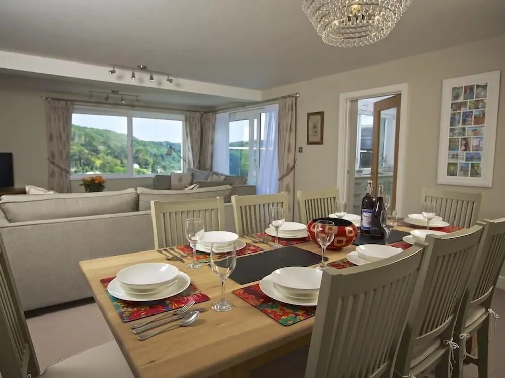 2 Hamstone Court