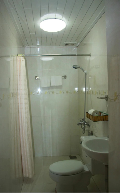 Gold Night Hotel