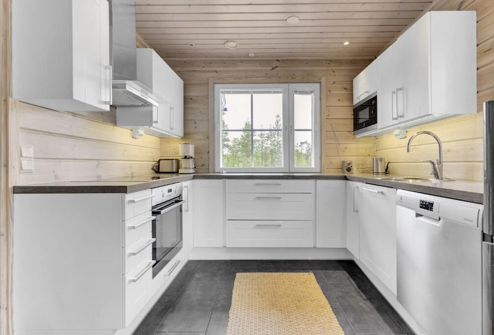Skicamp 3 - Modern 3BR Villa in Pyhä