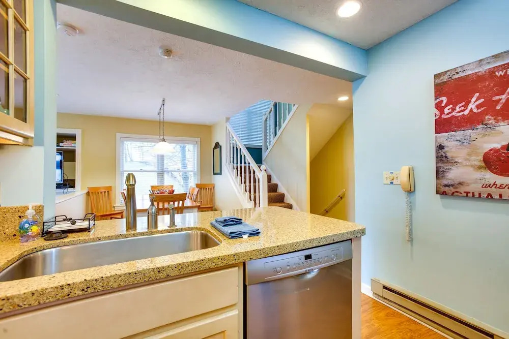 Glen Arbor Vacation Rental w/ Views of Lake!