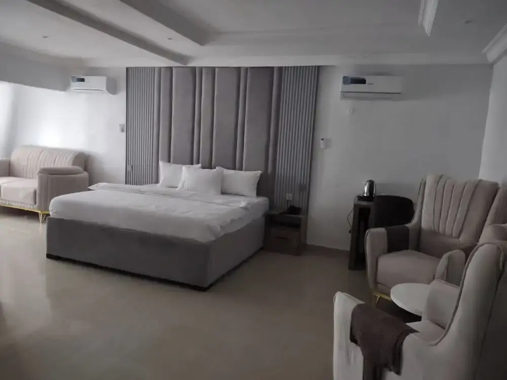 Pamoo Hotel