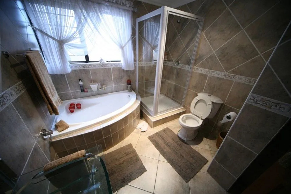 Le Cozmo Guesthouse